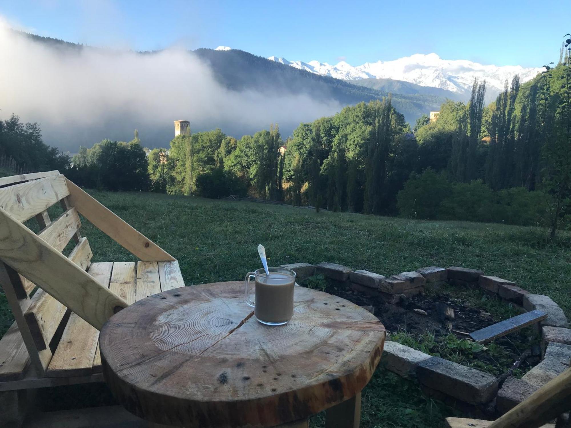 Гостевой дом SVANETI Местия Экстерьер фото